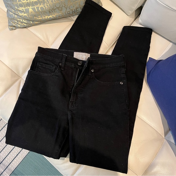 High Rise Skinny Jean in Black - Picture 5 of 9